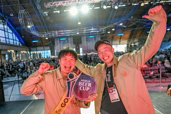 Two World Beer Cup winners from China pose with their award