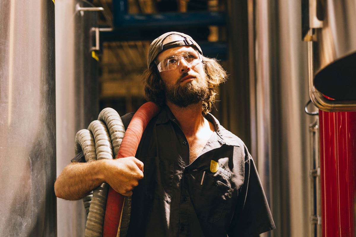 Brewer carrying hoses